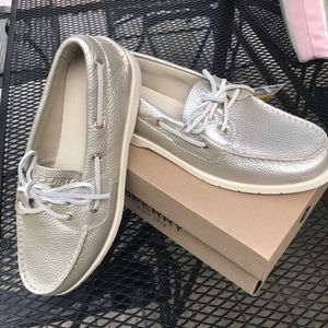 Sherry top-sided platinum Conway boat shoes 8 1/2